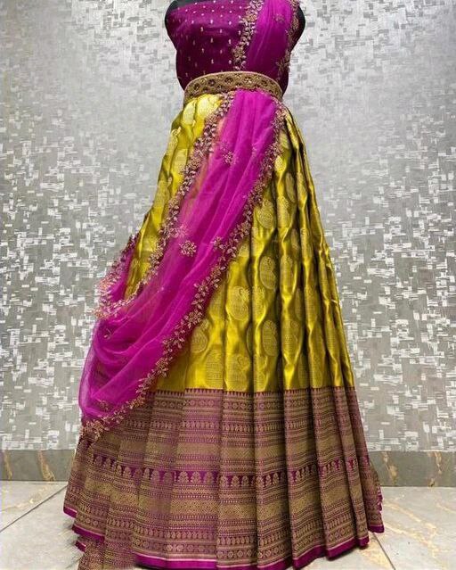 Attreactive Lehnga Choli For Women With Blouse