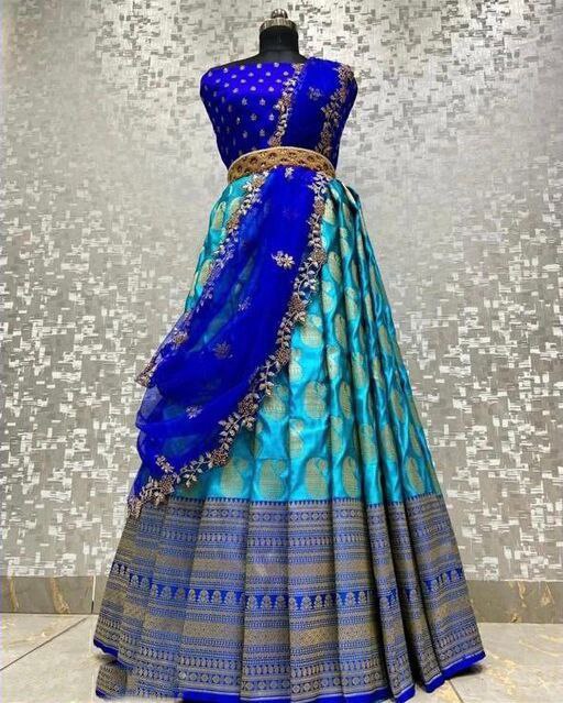 Attreactive Lehnga Choli For Women With Blouse