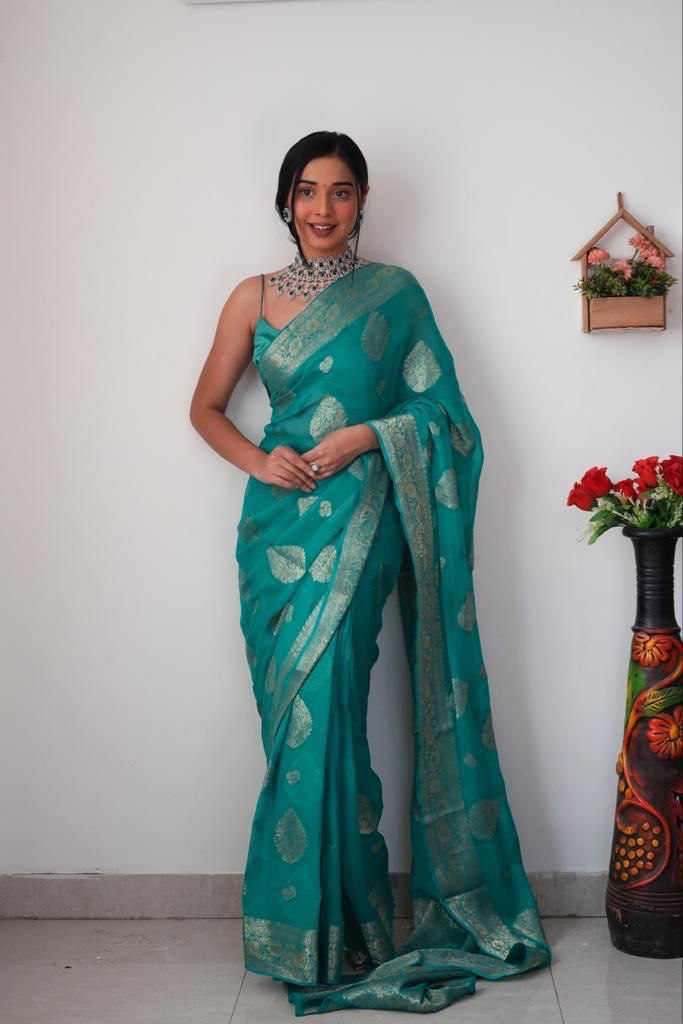 One minute hotsell saree for wedding