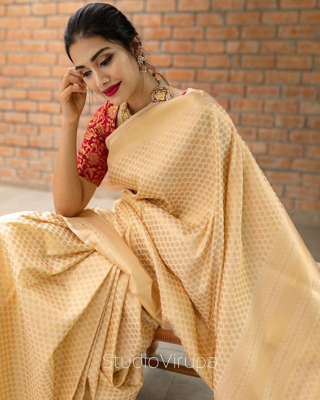 Cream Color Wedding wear Silk Saree With Blouse