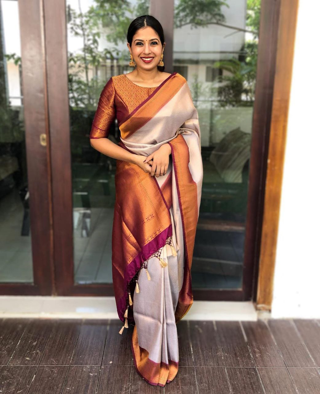 Elegant White Color Kanchipuram Soft Silk Saree