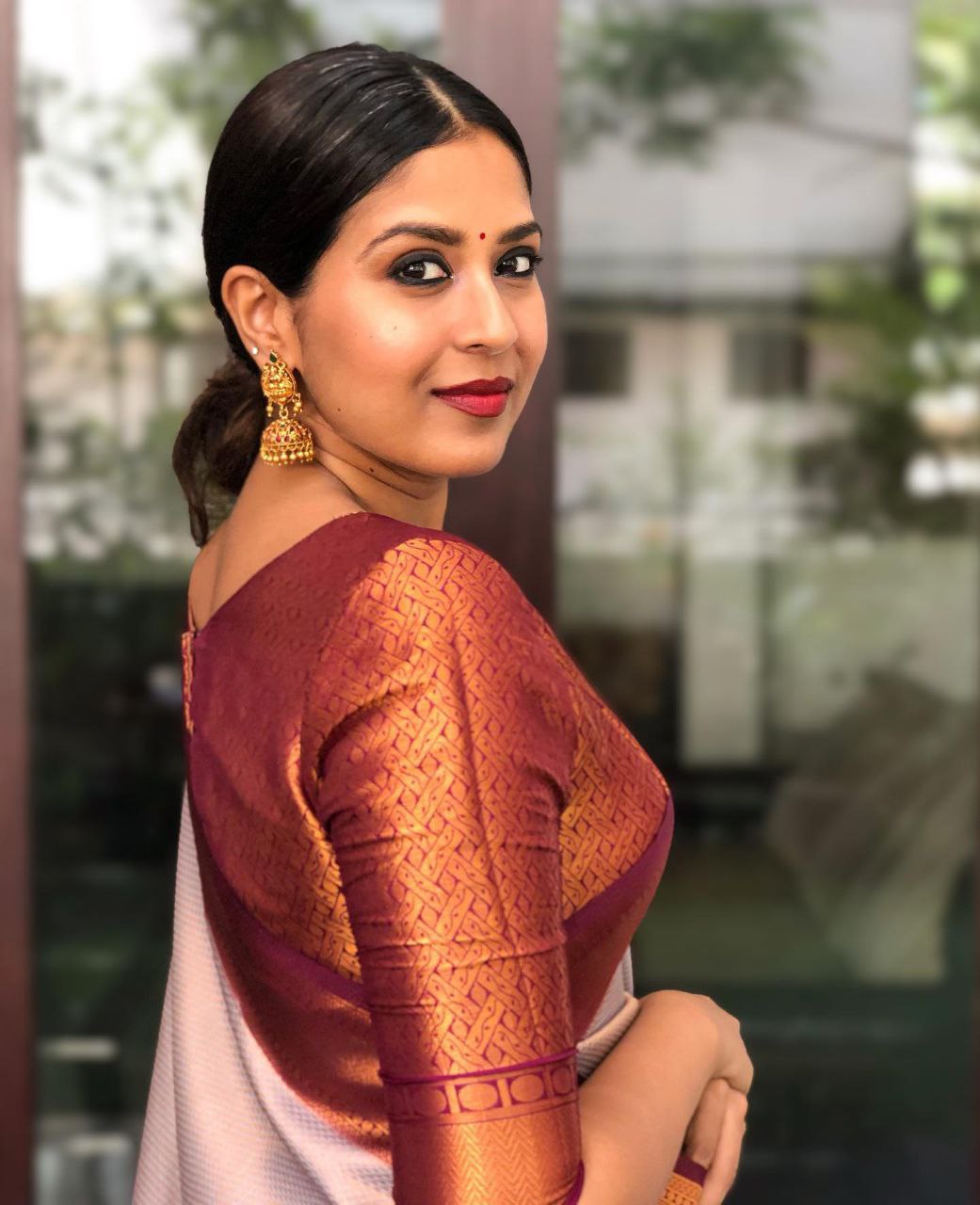 Elegant White Color Kanchipuram Soft Silk Saree