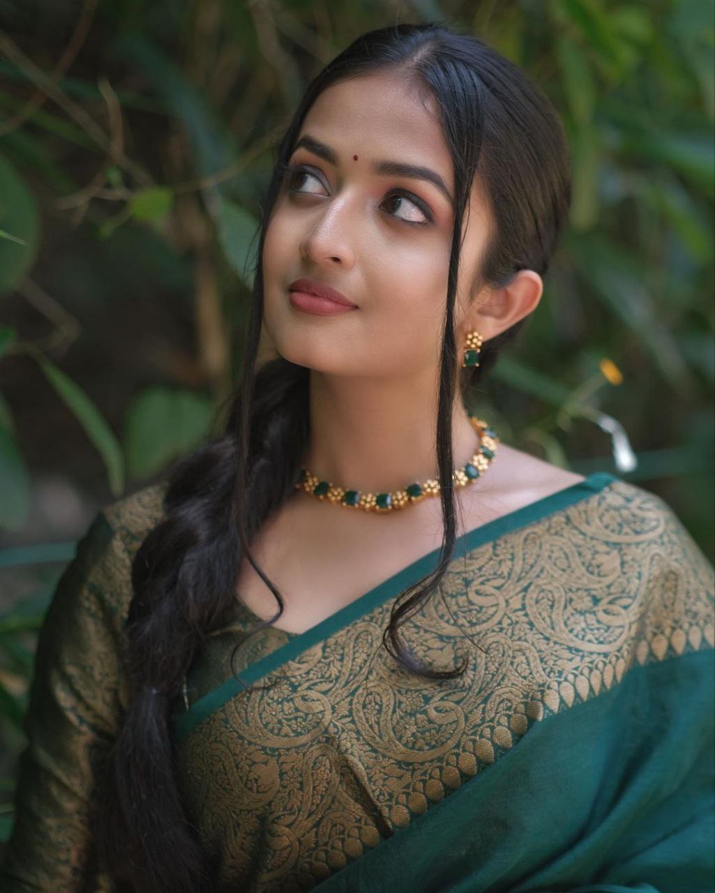 Luxurious Dark Green Soft Silk Indian Saree For Women
