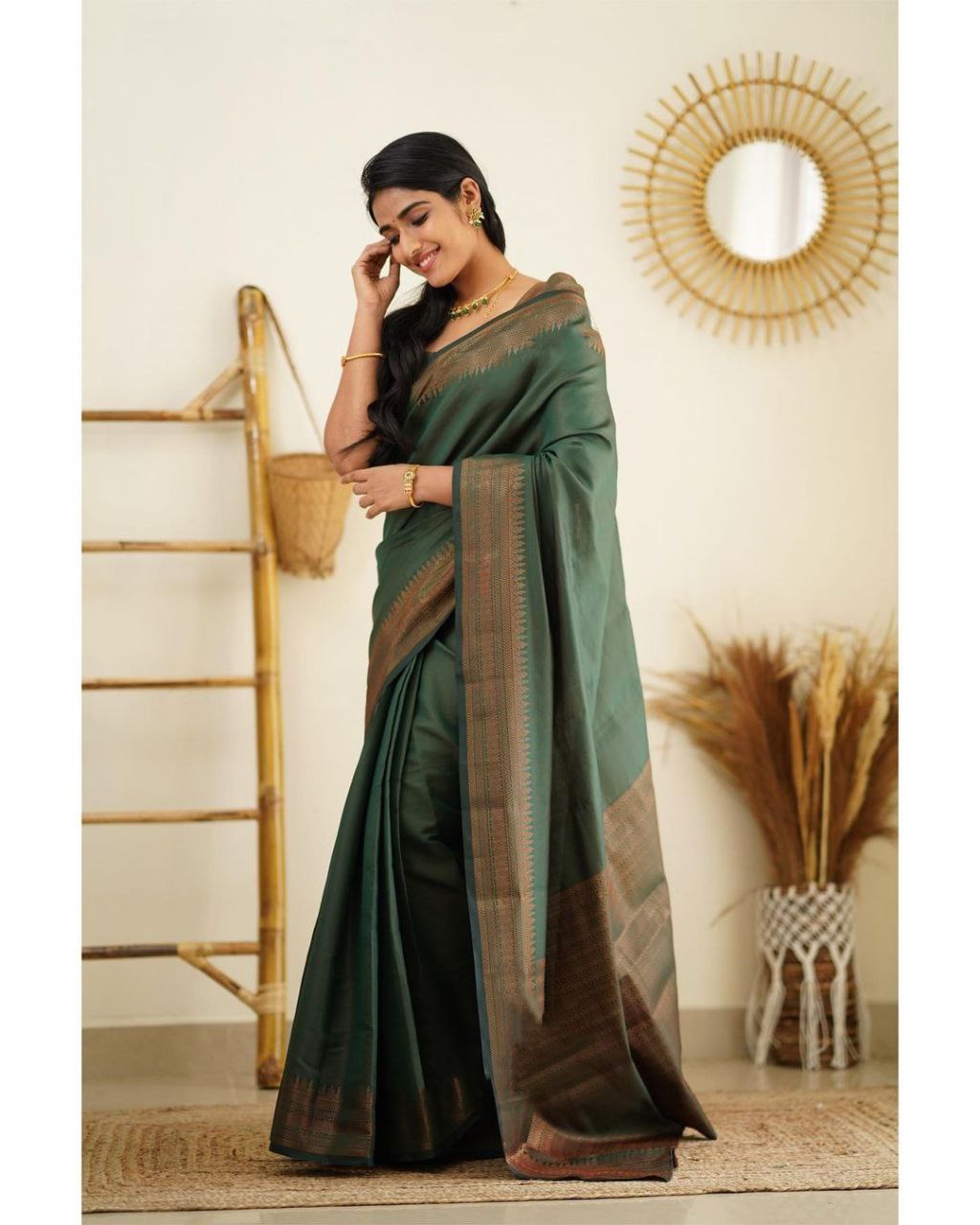 Party Wear Pattu Silk Green Saree With Blouse