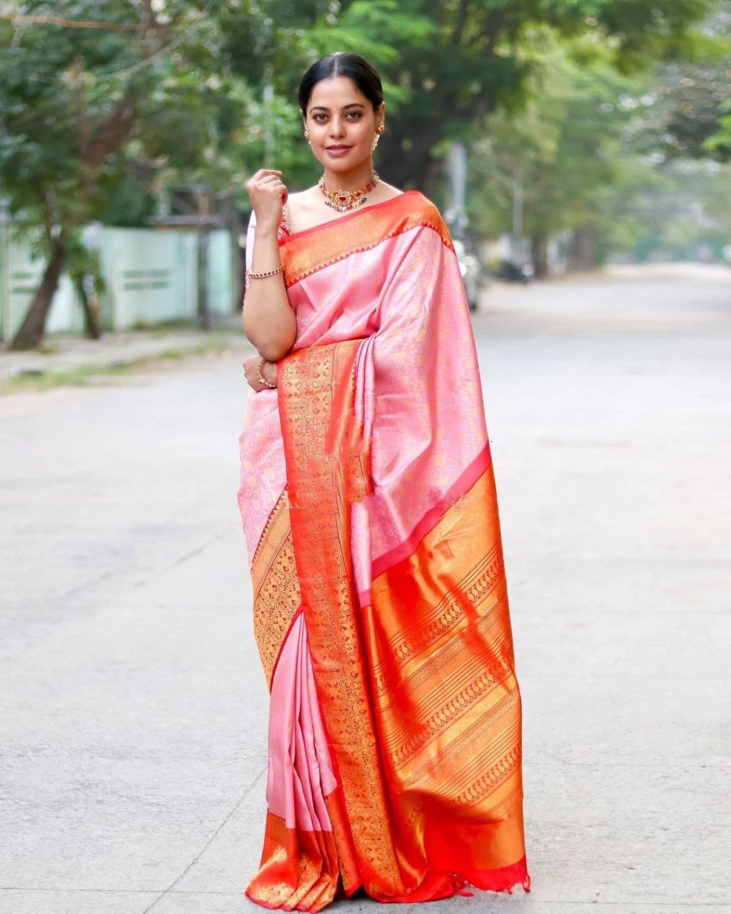 Knajeevaram saree for women