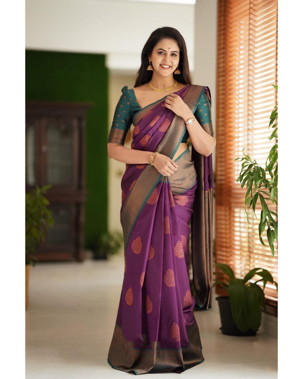 Banarasi Soft Silk Saree With Unstitched Blouse For Women