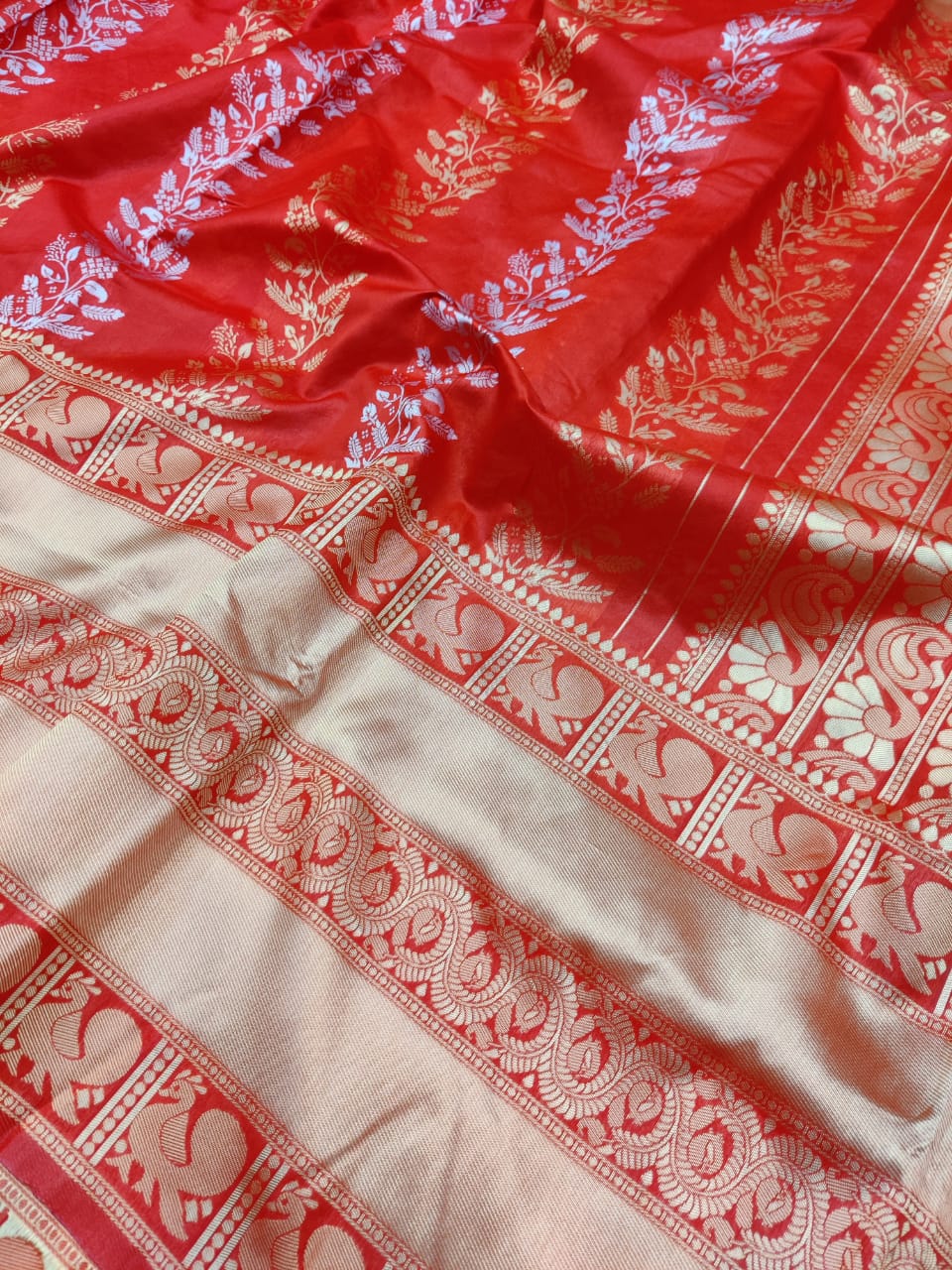 Stylish Red Color Soft Lichi Silk Party Wear Saree