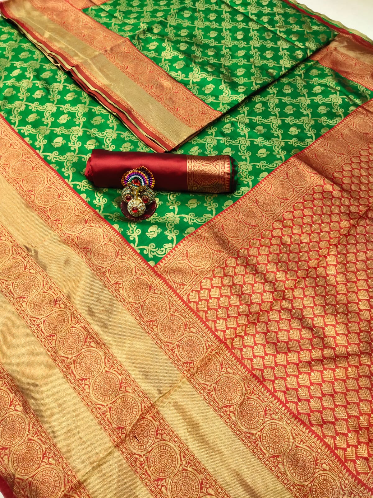 Green Colour Beautiful Banarasi Soft Silk Saree