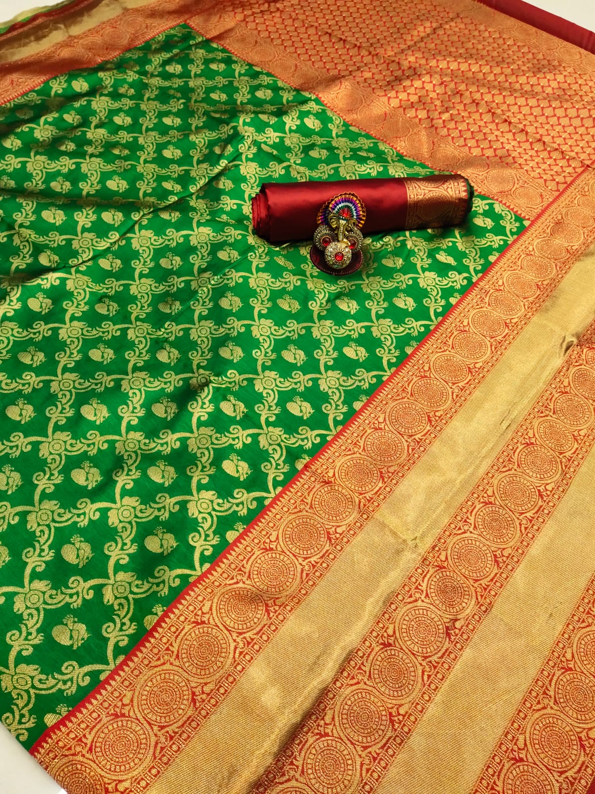 Green Colour Beautiful Banarasi Soft Silk Saree