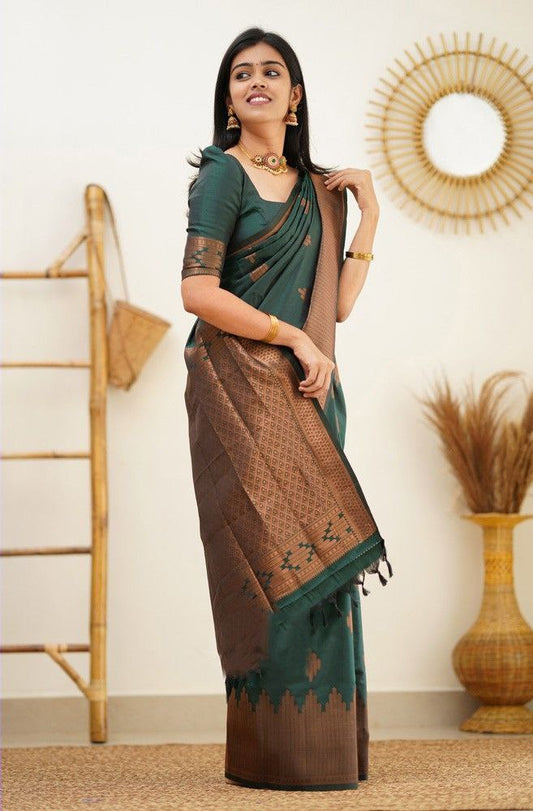 Green Beautiful Jari Design Kanjivaram Silk Saree For Women