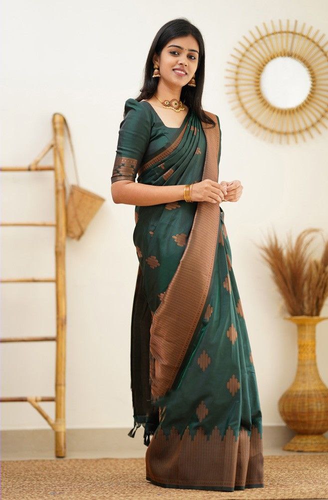 Green Beautiful Jari Design Kanjivaram Silk Saree For Women