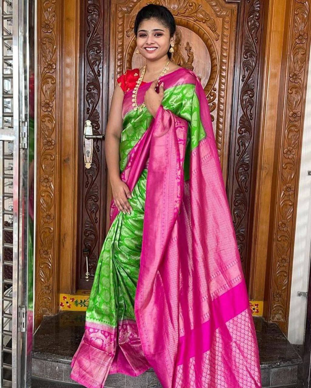 Green And Pink Colour Soft Lichi Silk Saree For Women
