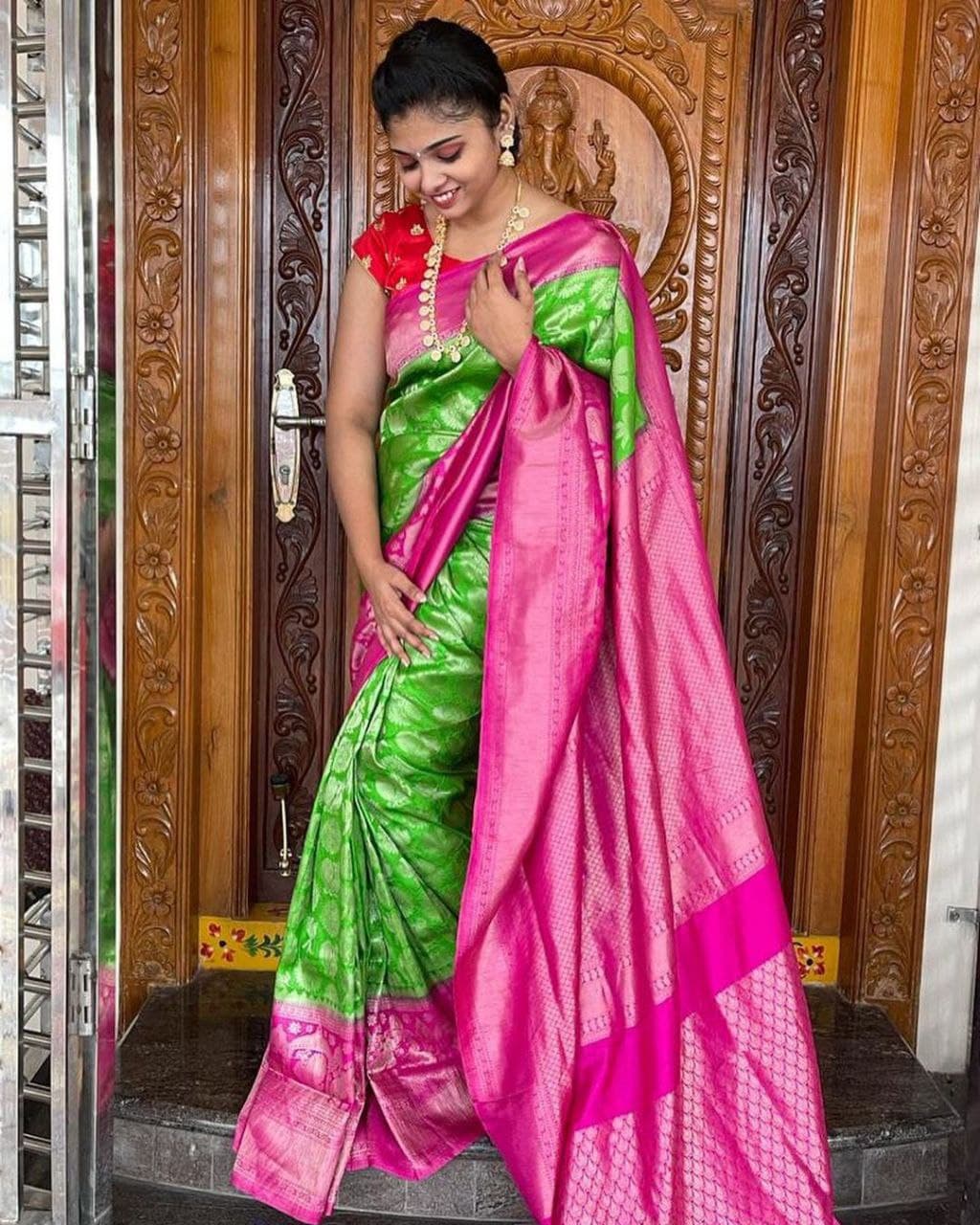 Green And Pink Colour Soft Lichi Silk Saree For Women