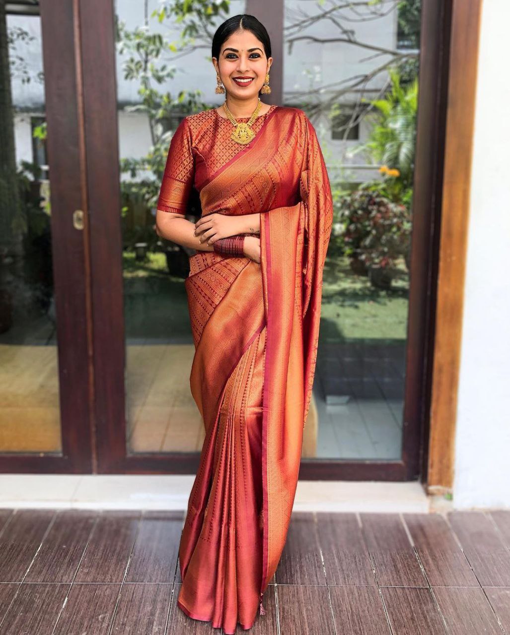 Tometo Red Kanjivaram Silk Saree With Copper Zari Weaving – Tulsi Designer