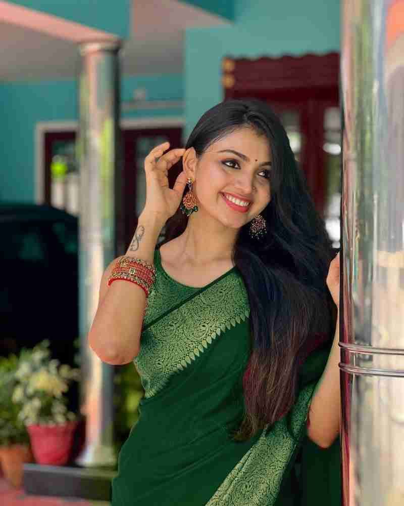 Luxurious Green Soft Indian Silk Saree For Women