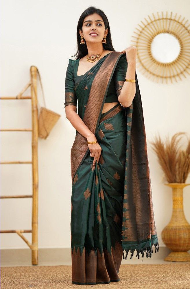 Anjali Dark Green Kanchipuram Silk Saree With Attractive Blouse – Zariknyaa