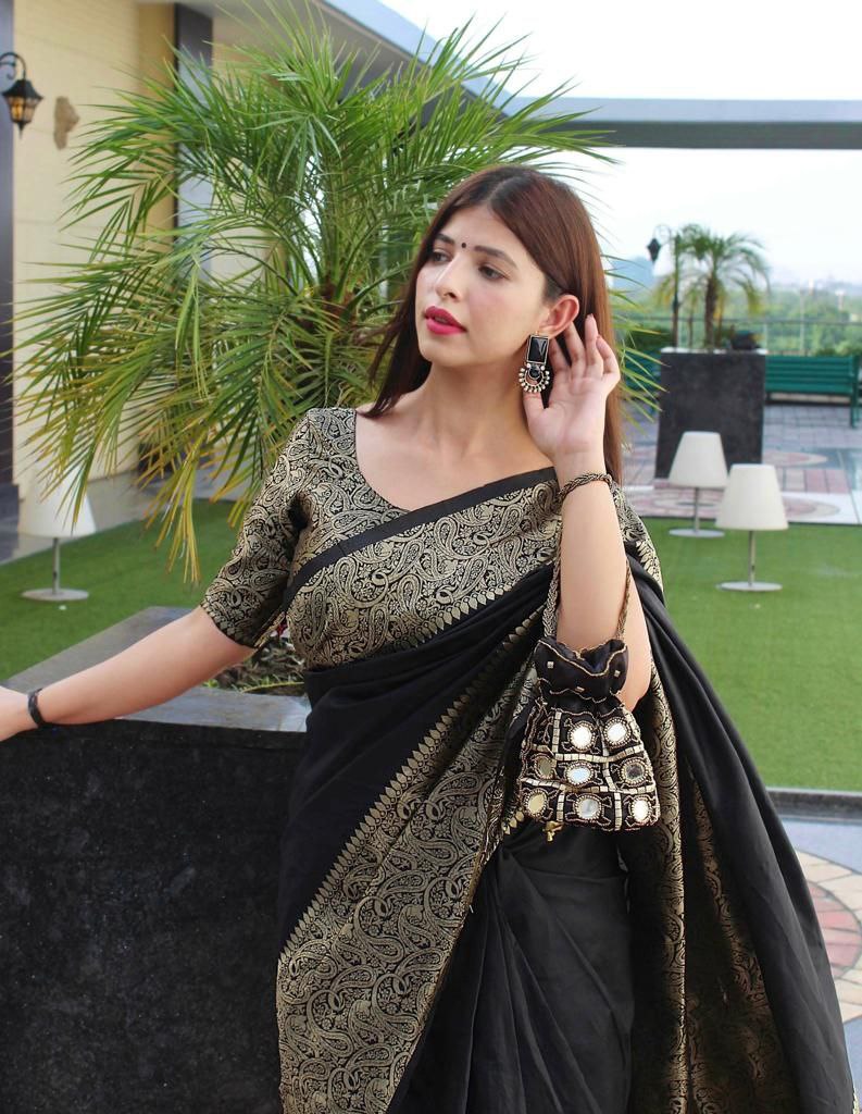 Luxurious Black Color Indian Silk Saree For Women