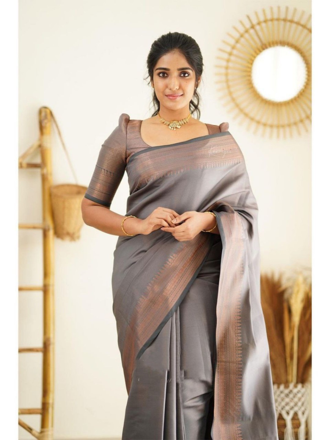 Pure Silk Grey Kanjivarm Kanchipuram saree for women