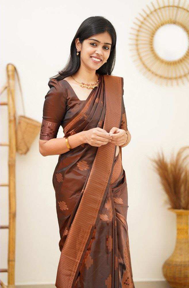 trendy Pure Silk Kanjivarm saree for women with blouse