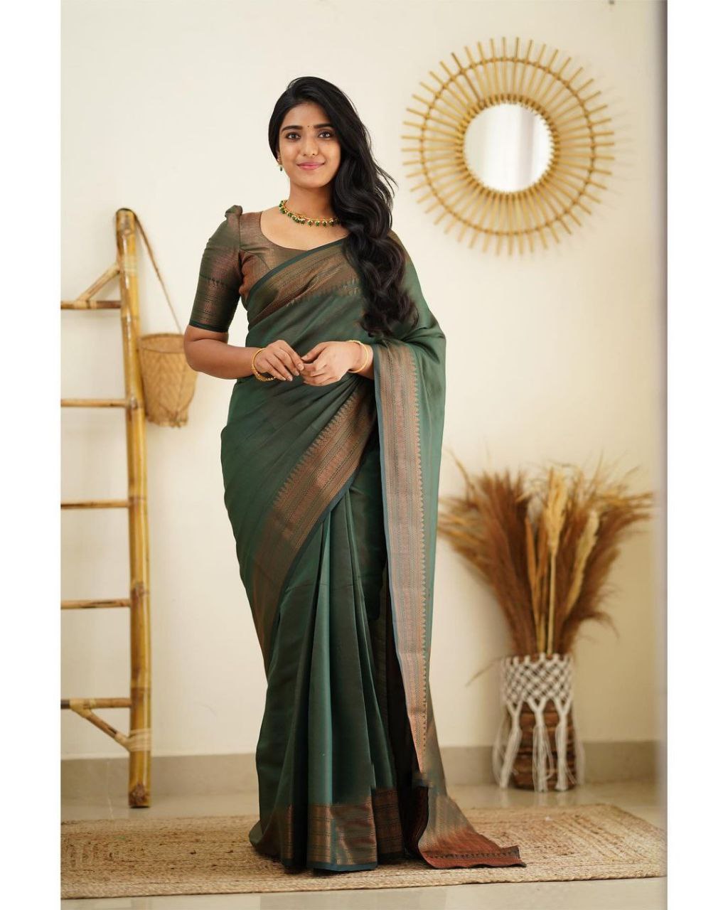 Pure Silk Kanjivarm Green saree for wedding and festiv